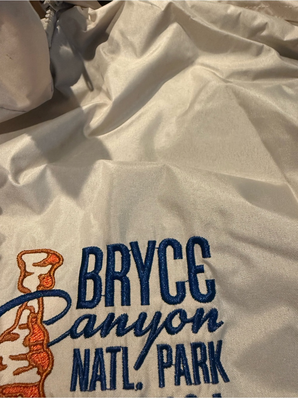 Bryce Canyon national park Utah USA raincoat designed in USA few spots see image - Picture 10 of 16